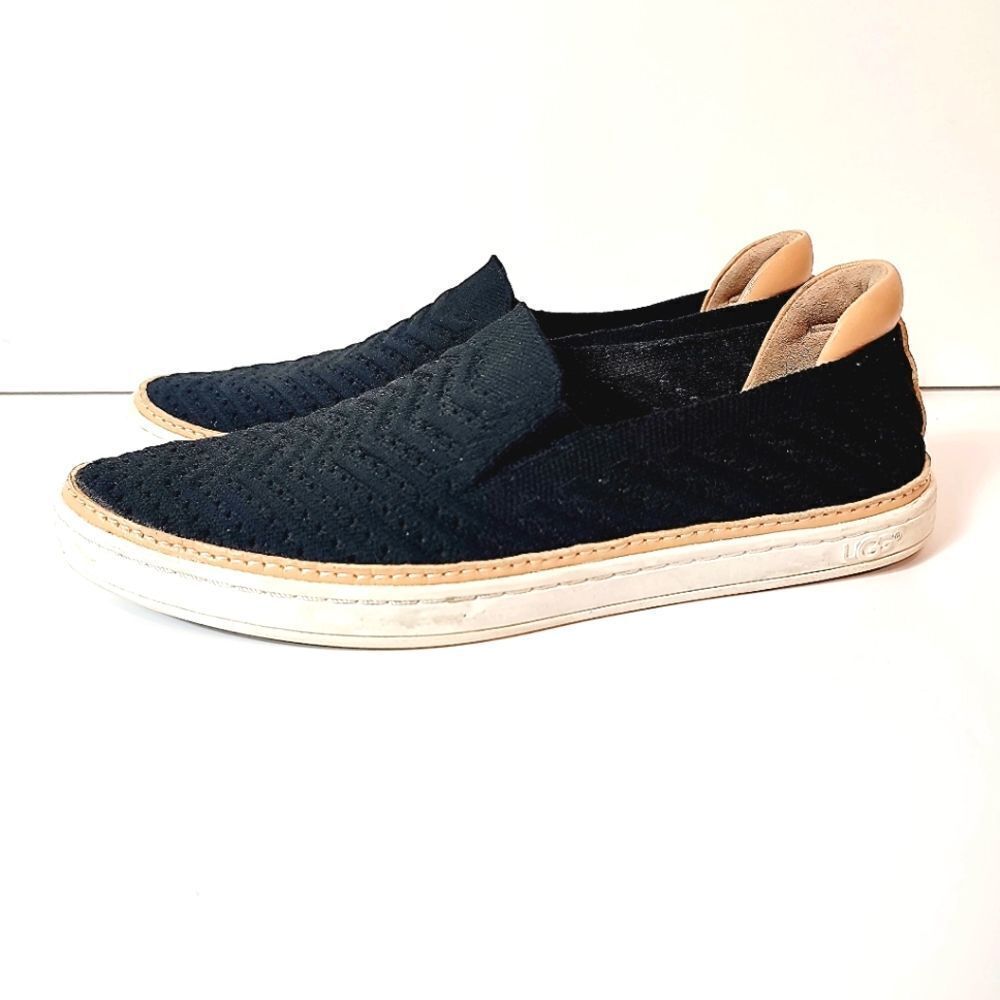 UGG Black Knit Sammy Chevron Slip On Comfort Flats Size 7